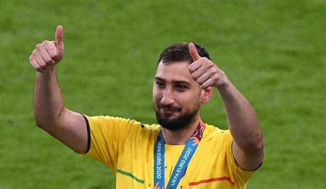 成功捧起了 成功捧起了