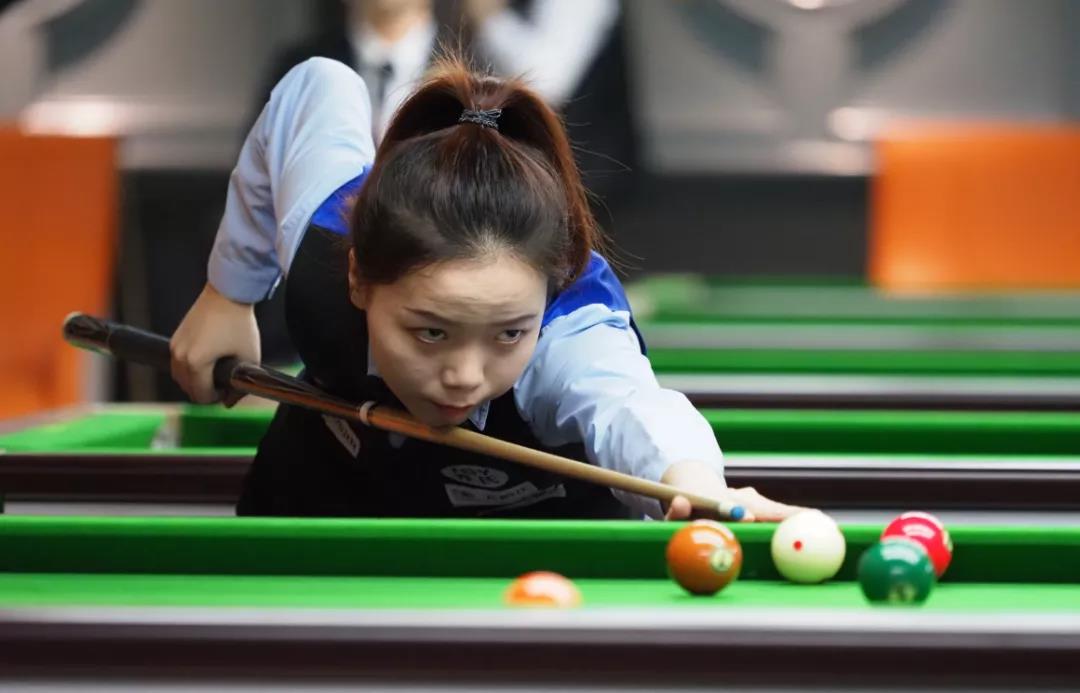 他正用自己 他正用自己