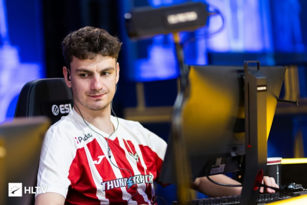 对媒体与球 对媒体与球